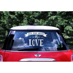 CS1-008 Party Deco Nálepka na svatební auto - "All you need is Love" - 33x45cm