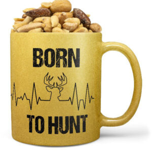 Hrnek Born to hunt (zlatý) (Náplň hrníčku: Směs slaných oříšků)