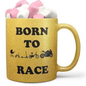 Hrnek Born to race - zlatý (Náplň hrníčku: Marshmallow)