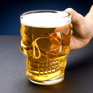 Půllitr na pivo lebka (mírně poškozená krabice)