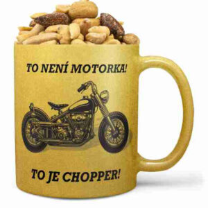Hrnek To je Chopper - zlatý (Náplň hrníčku: Směs slaných oříšků)