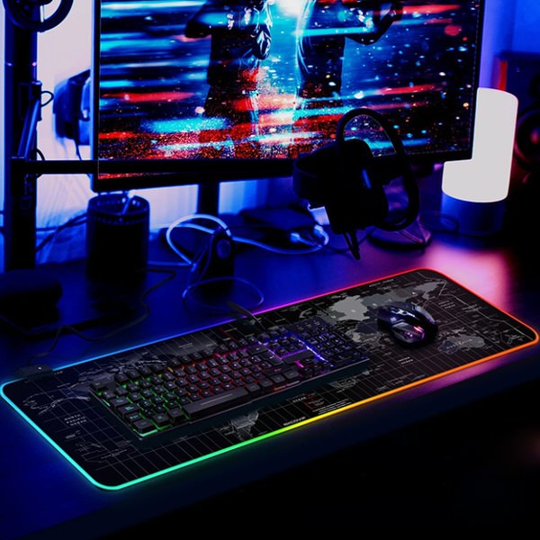 Podsvícená herní podložka pod myš - mapa světa