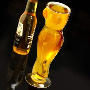 Sklenice na pivo sexy žena