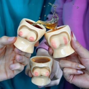 Panáky s prsy (3 kusy)